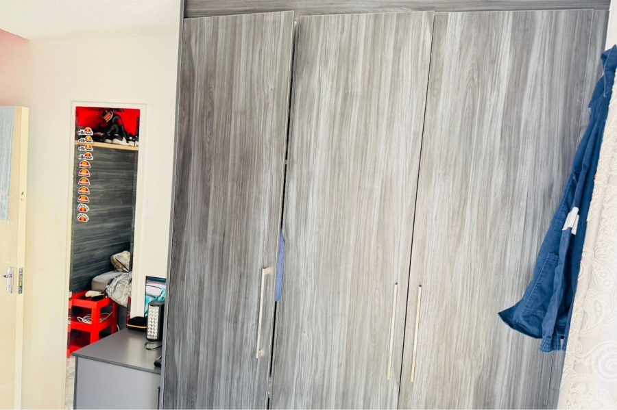 2 Bedroom Property for Sale in Glenanda Gauteng