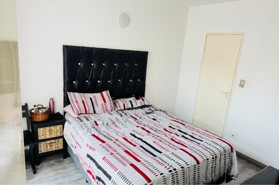 2 Bedroom Property for Sale in Glenanda Gauteng