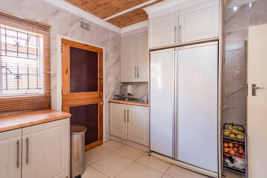 3 Bedroom Property for Sale in Protea North Gauteng
