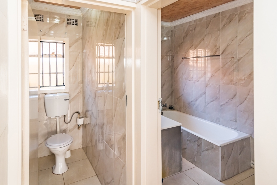 3 Bedroom Property for Sale in Protea North Gauteng