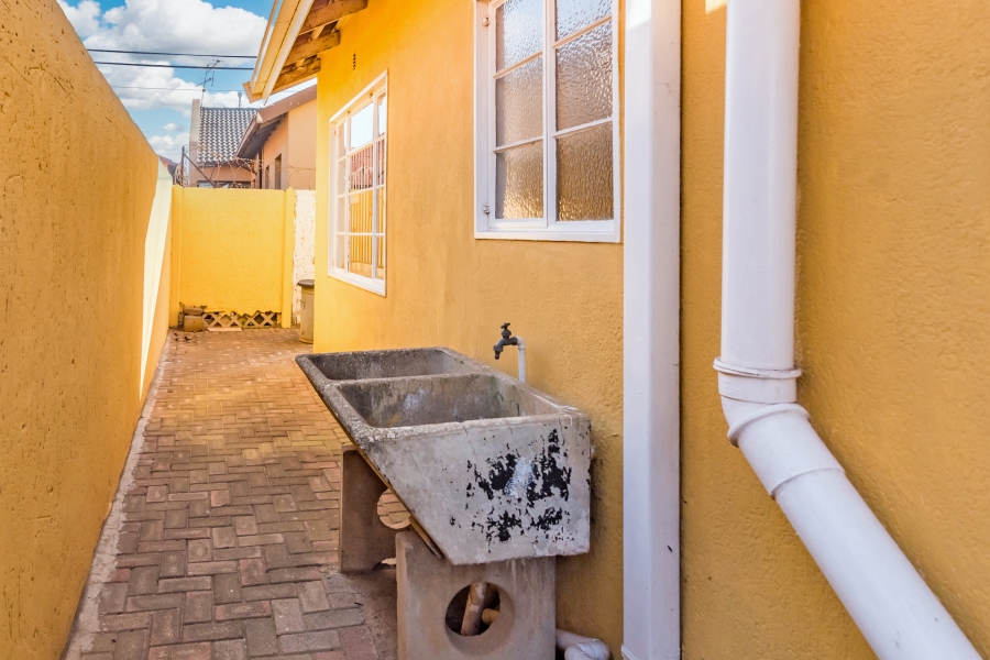3 Bedroom Property for Sale in Protea North Gauteng