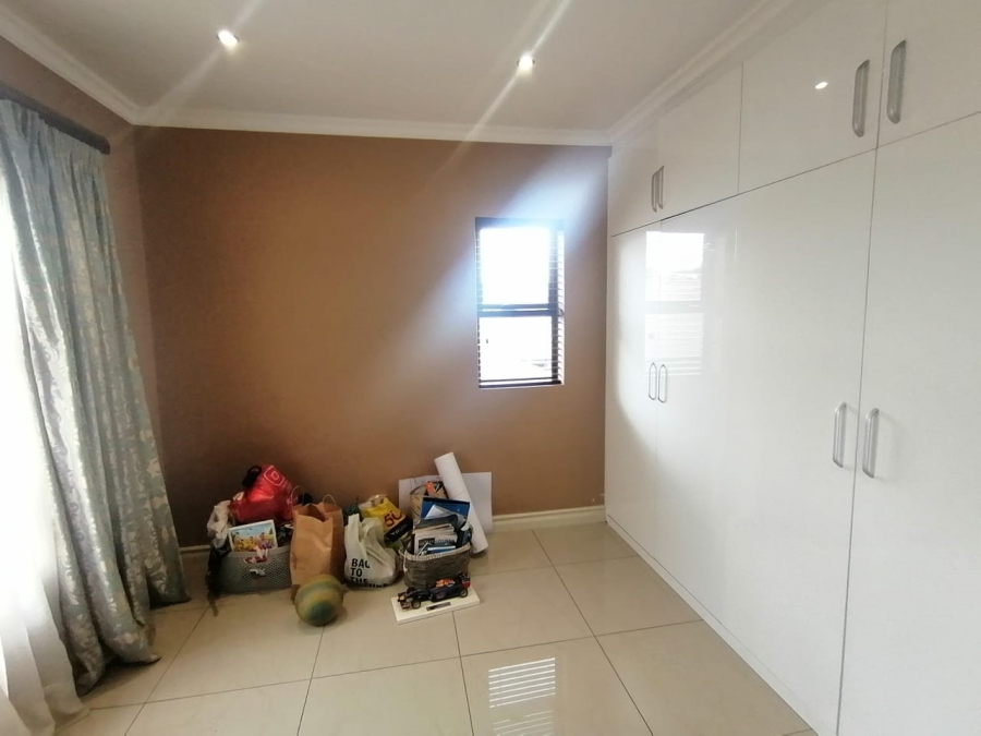 To Let 2 Bedroom Property for Rent in Mondeor Gauteng
