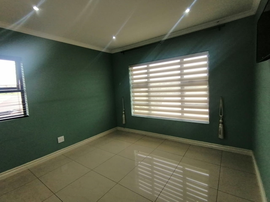 To Let 2 Bedroom Property for Rent in Mondeor Gauteng