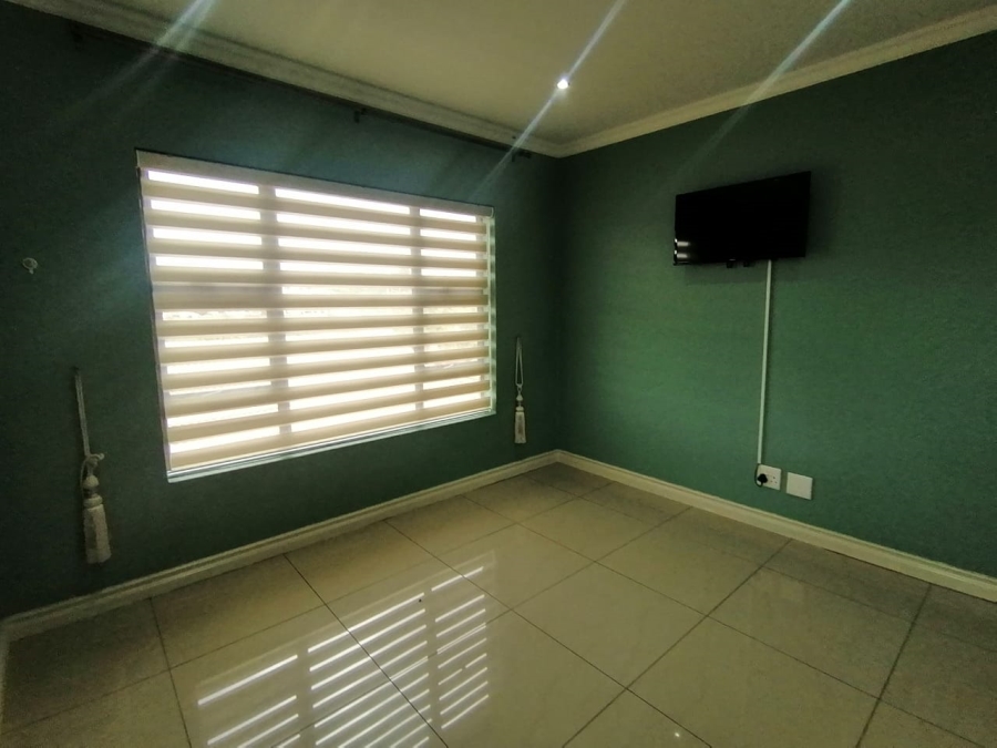 To Let 2 Bedroom Property for Rent in Mondeor Gauteng