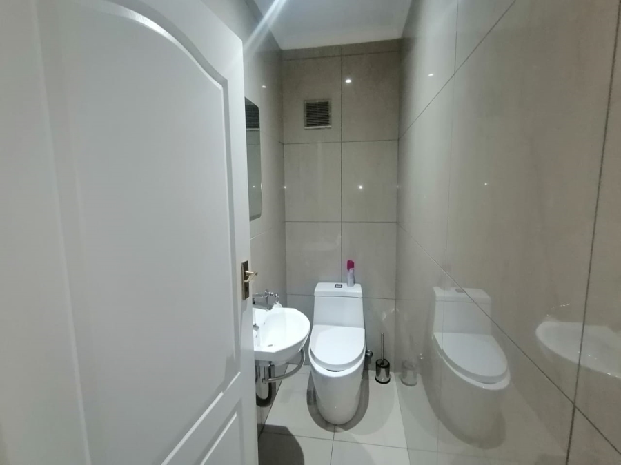To Let 2 Bedroom Property for Rent in Mondeor Gauteng