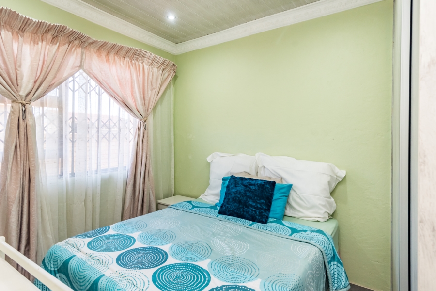 4 Bedroom Property for Sale in Protea North Gauteng