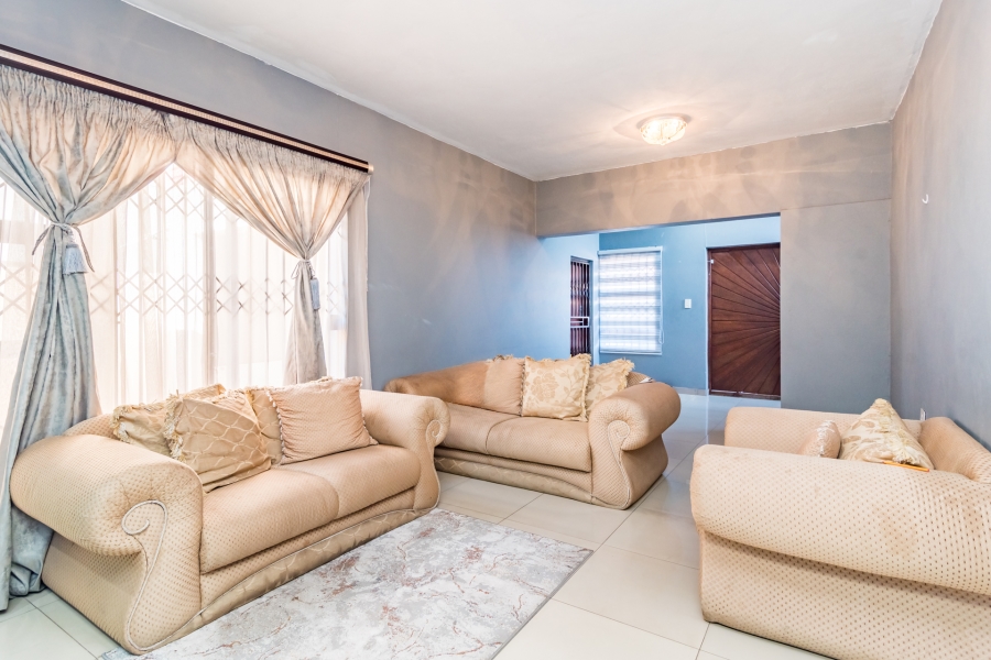 4 Bedroom Property for Sale in Protea North Gauteng