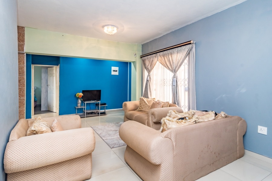 4 Bedroom Property for Sale in Protea North Gauteng