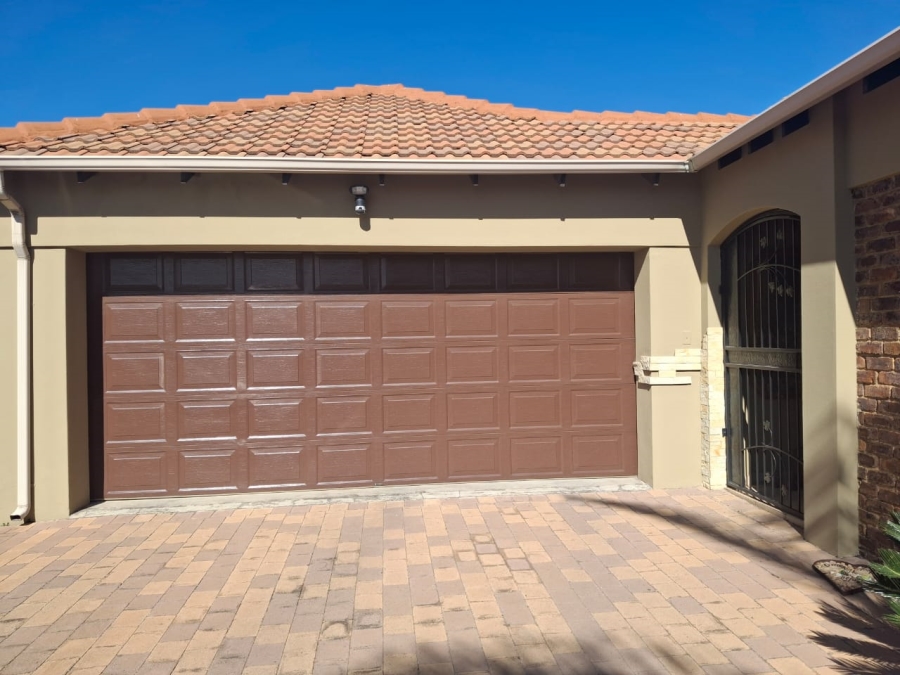 3 Bedroom Property for Sale in Sonneveld Gauteng