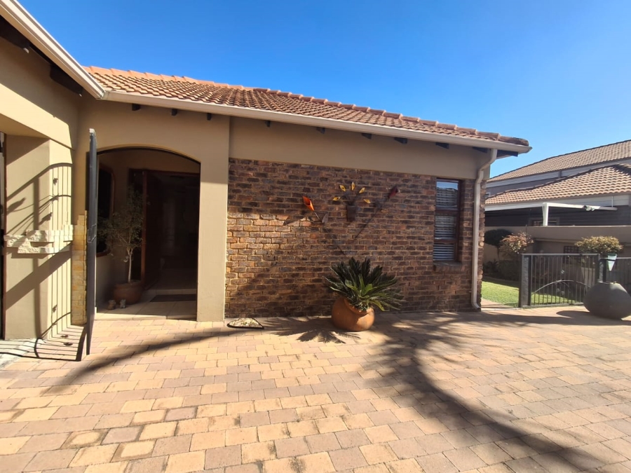3 Bedroom Property for Sale in Sonneveld Gauteng