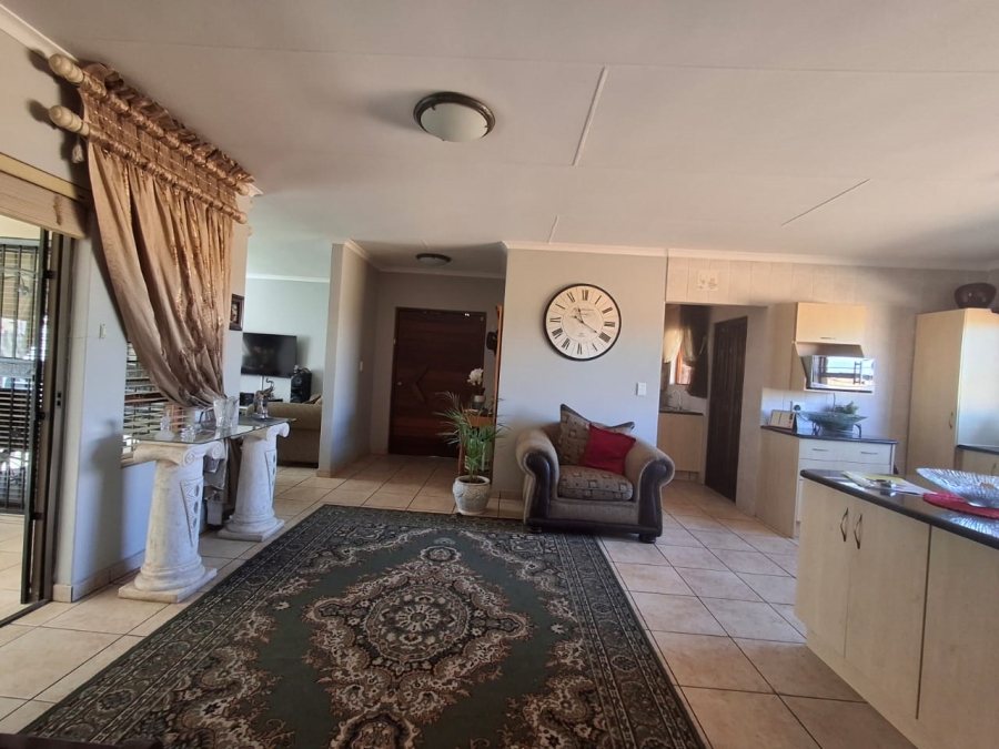 3 Bedroom Property for Sale in Sonneveld Gauteng
