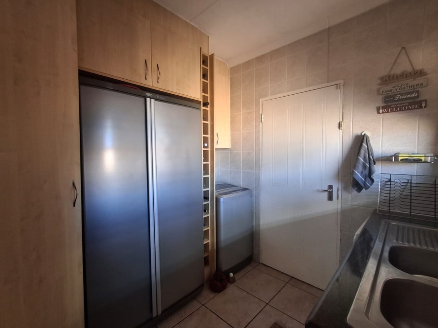 3 Bedroom Property for Sale in Sonneveld Gauteng