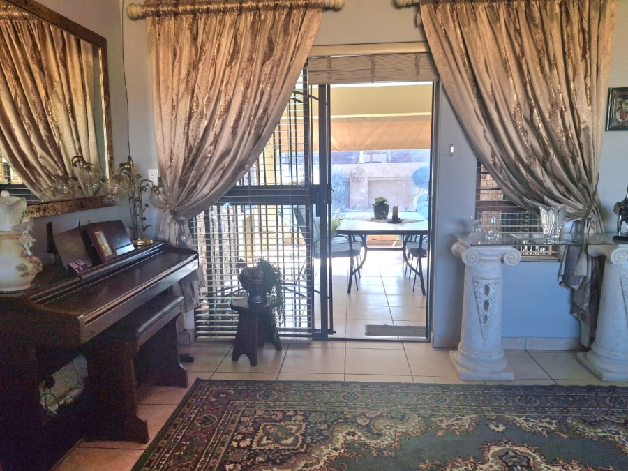 3 Bedroom Property for Sale in Sonneveld Gauteng
