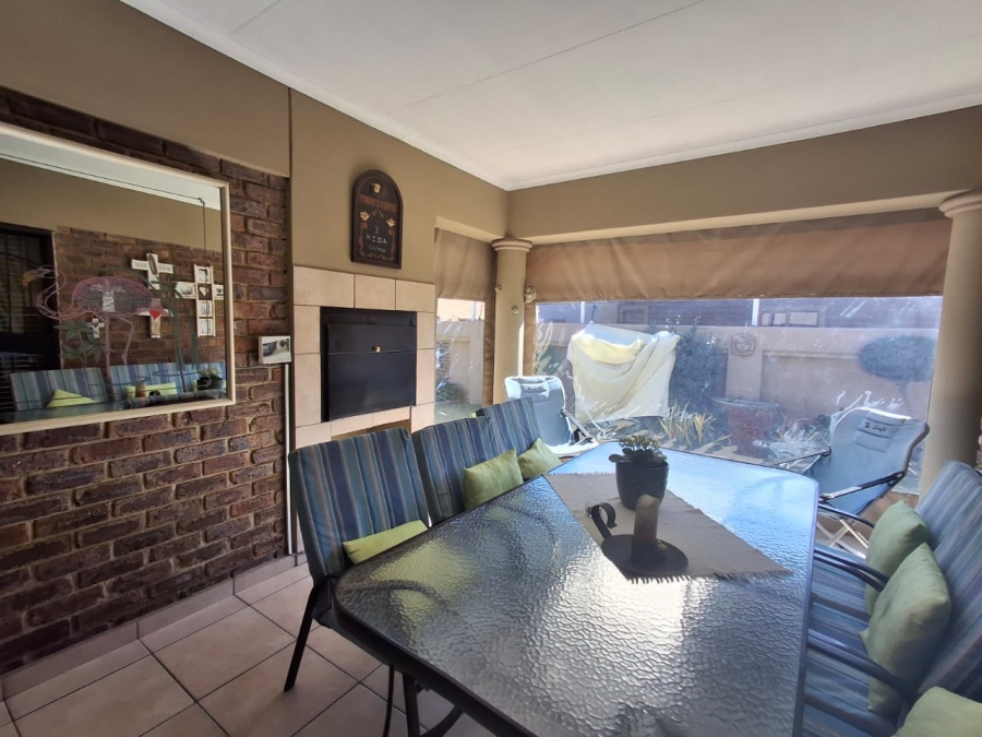 3 Bedroom Property for Sale in Sonneveld Gauteng