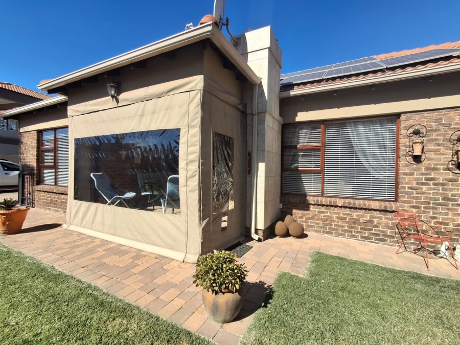 3 Bedroom Property for Sale in Sonneveld Gauteng