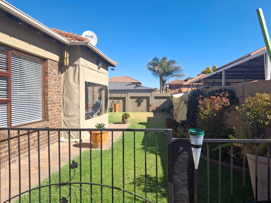 3 Bedroom Property for Sale in Sonneveld Gauteng