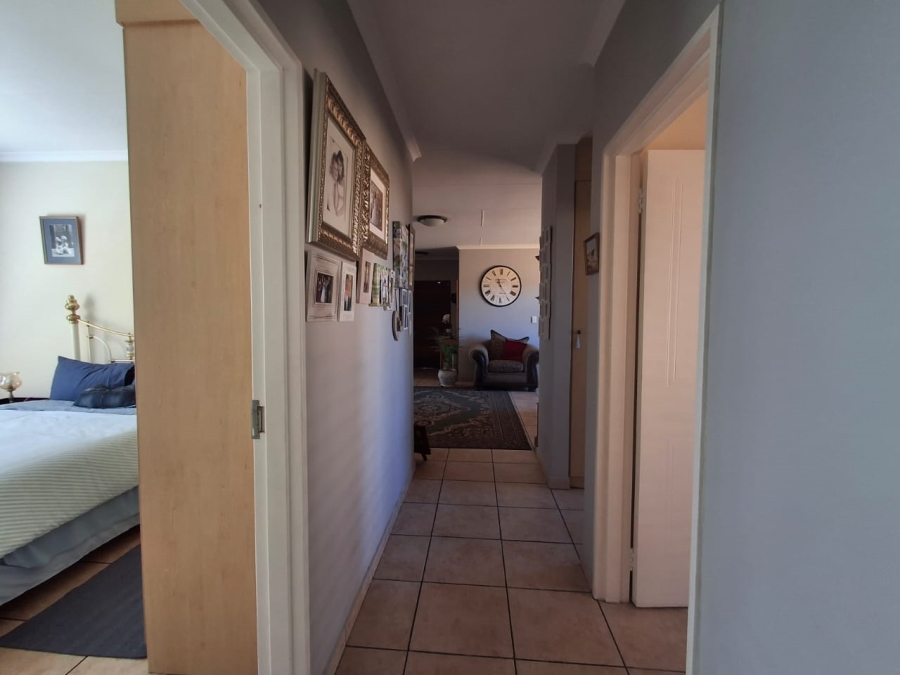 3 Bedroom Property for Sale in Sonneveld Gauteng