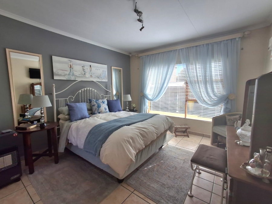 3 Bedroom Property for Sale in Sonneveld Gauteng