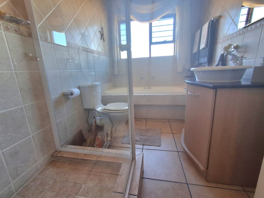 3 Bedroom Property for Sale in Sonneveld Gauteng