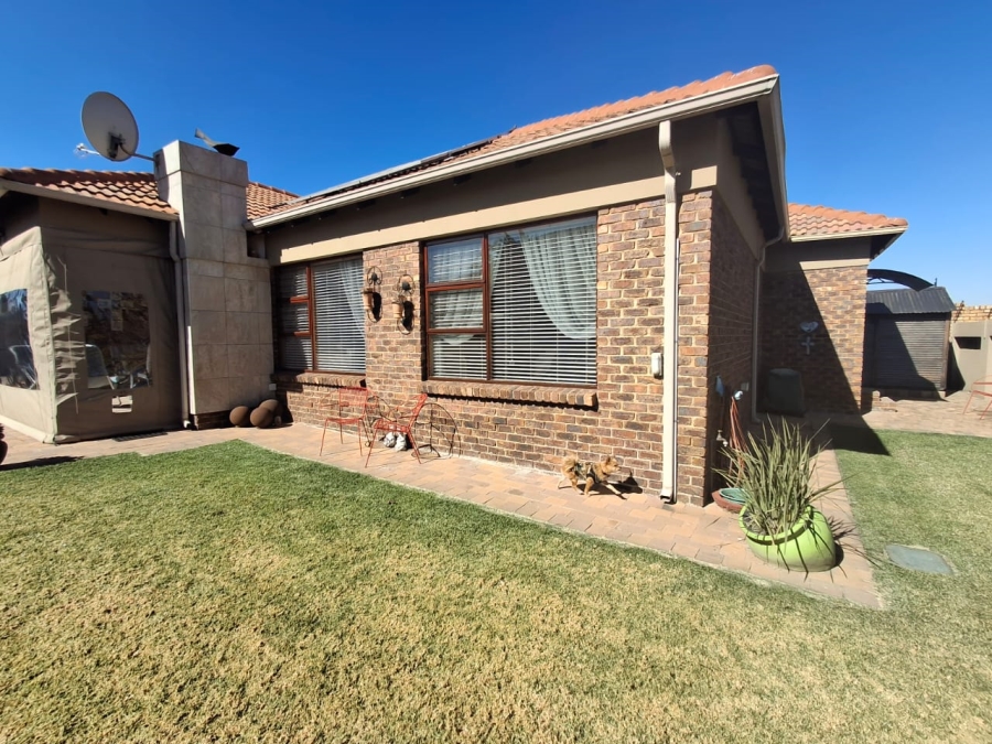3 Bedroom Property for Sale in Sonneveld Gauteng