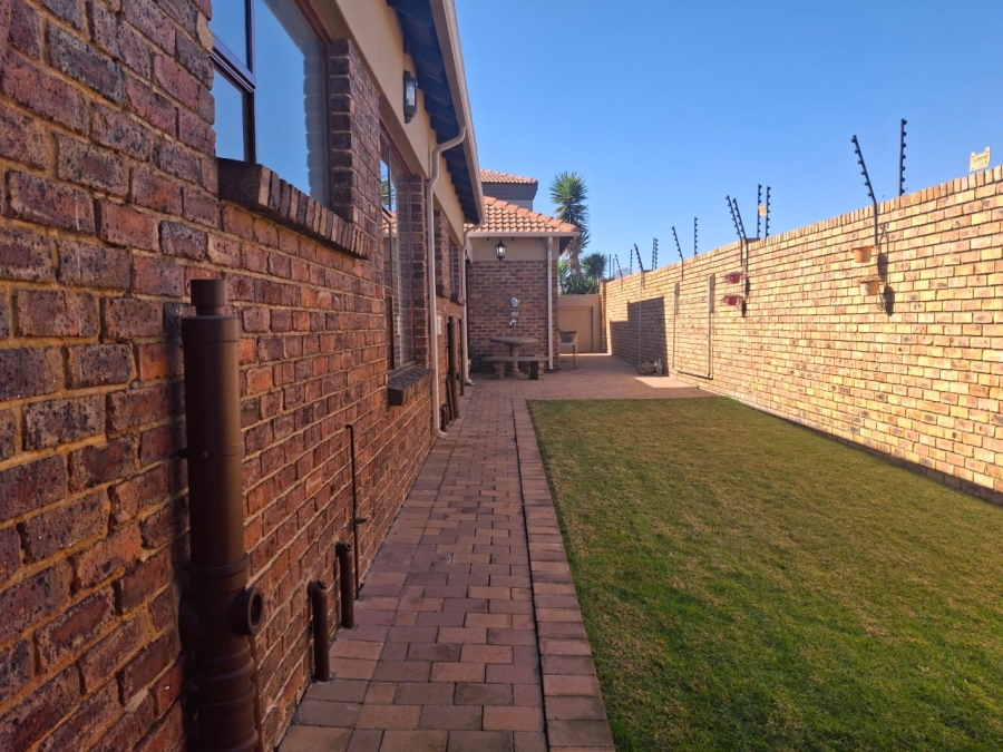 3 Bedroom Property for Sale in Sonneveld Gauteng