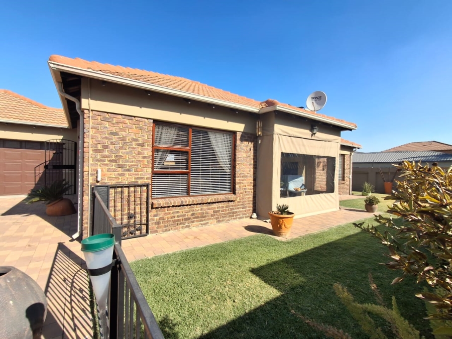 3 Bedroom Property for Sale in Sonneveld Gauteng