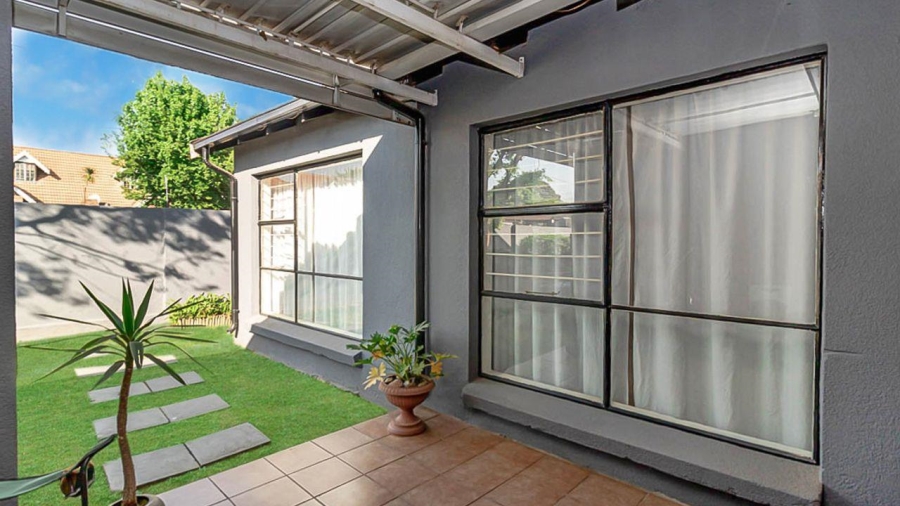 2 Bedroom Property for Sale in Florida Lake Gauteng