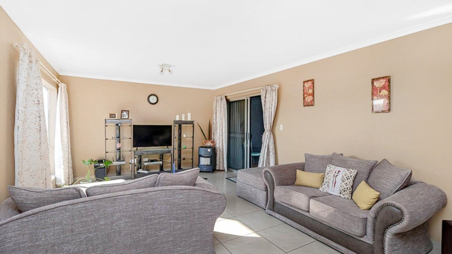 2 Bedroom Property for Sale in Florida Lake Gauteng