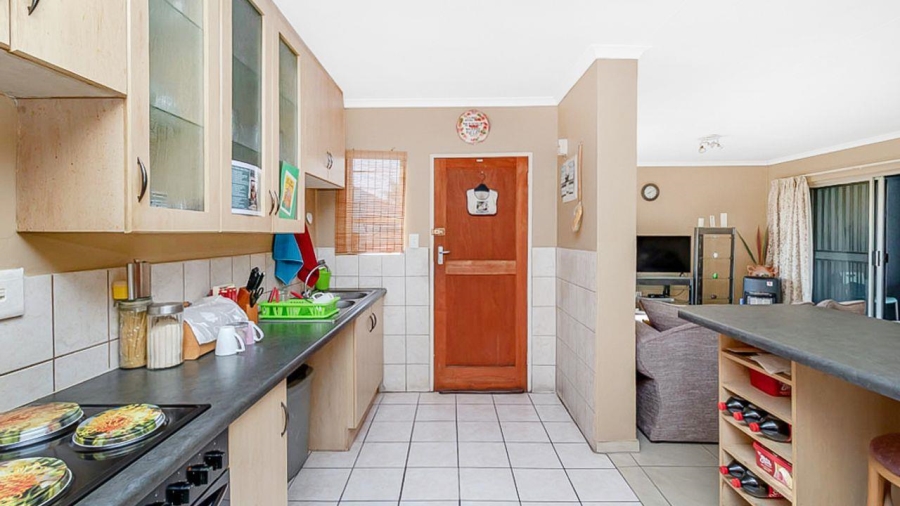 2 Bedroom Property for Sale in Florida Lake Gauteng