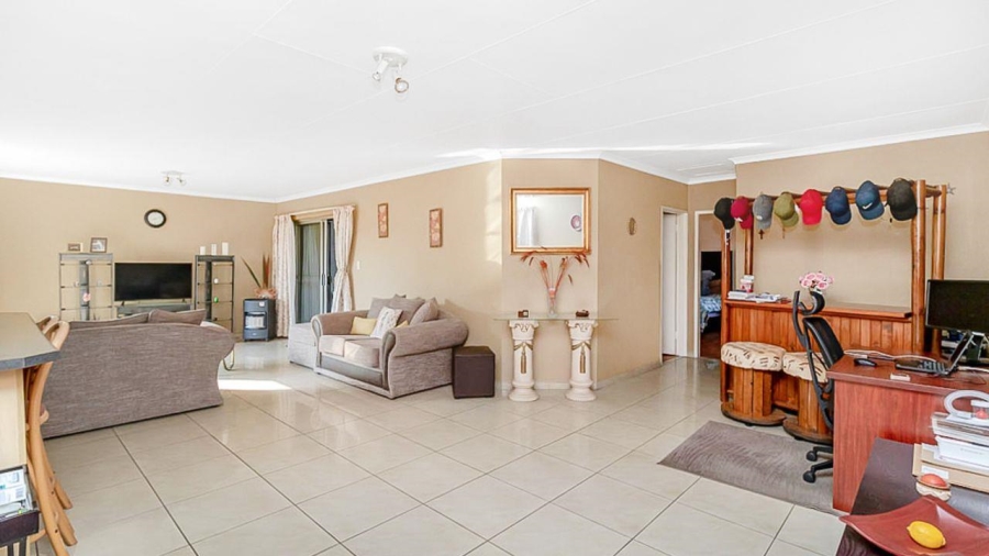 2 Bedroom Property for Sale in Florida Lake Gauteng