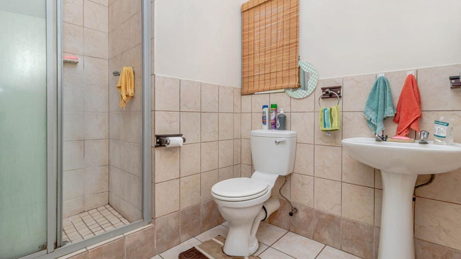 2 Bedroom Property for Sale in Florida Lake Gauteng