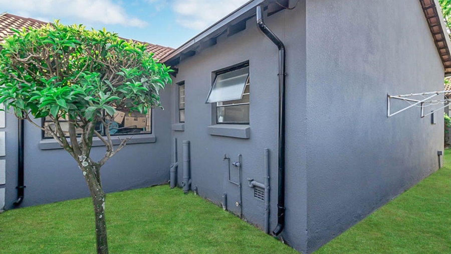 2 Bedroom Property for Sale in Florida Lake Gauteng