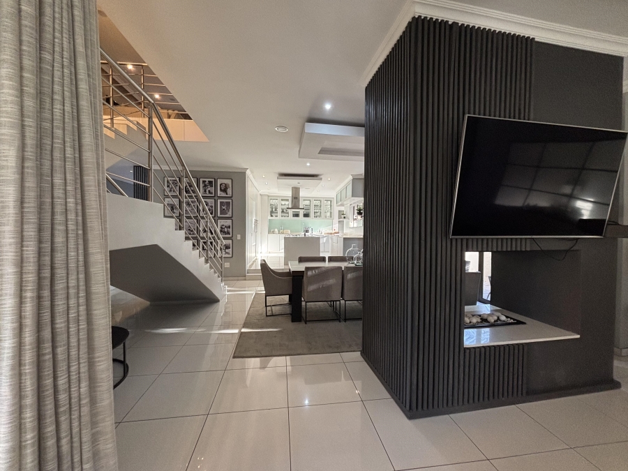 4 Bedroom Property for Sale in Carlswald North Estate Gauteng