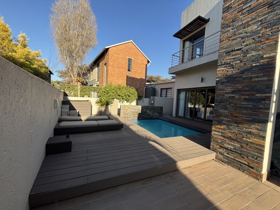 4 Bedroom Property for Sale in Carlswald North Estate Gauteng