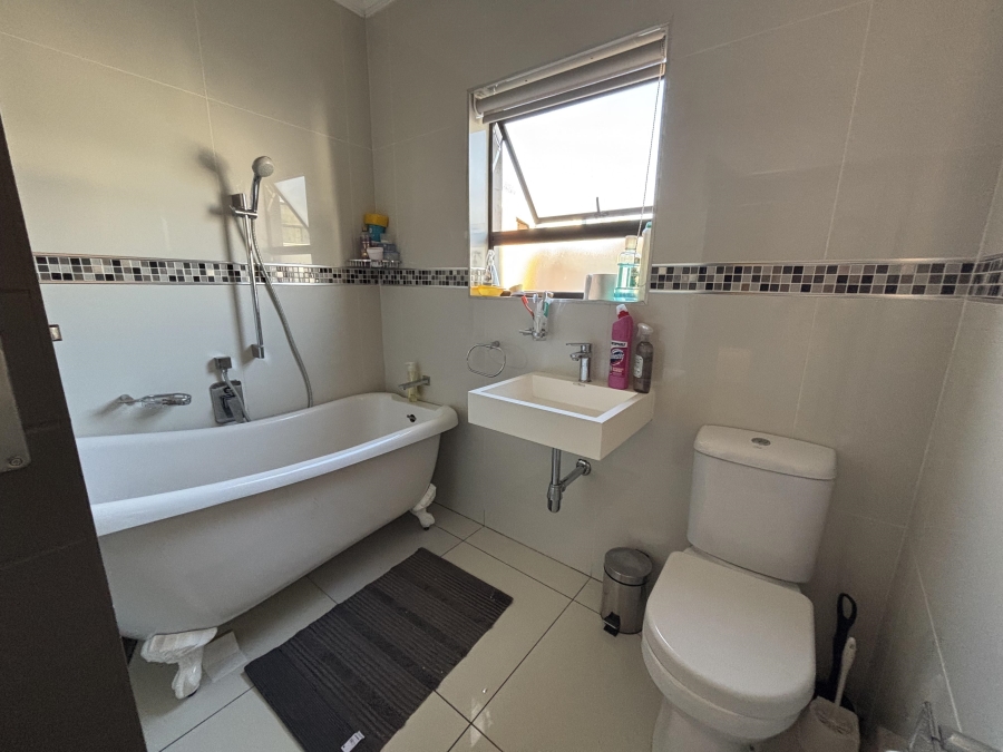 4 Bedroom Property for Sale in Carlswald North Estate Gauteng