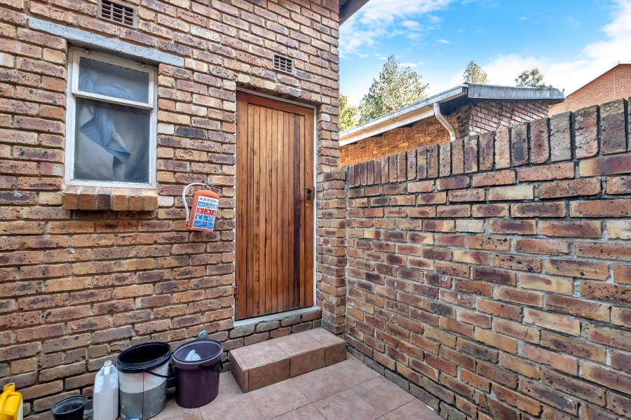 2 Bedroom Property for Sale in Windsor West Gauteng