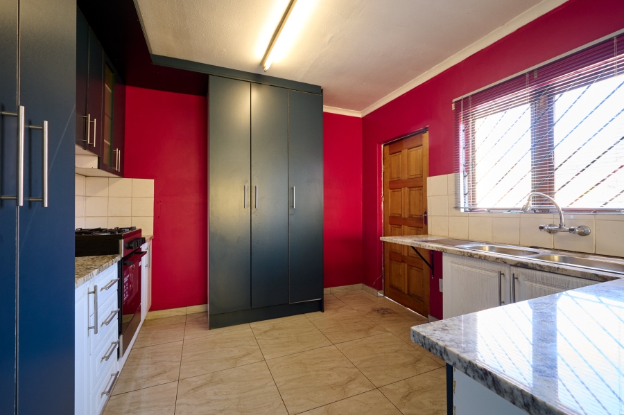 3 Bedroom Property for Sale in Noordwyk Gauteng