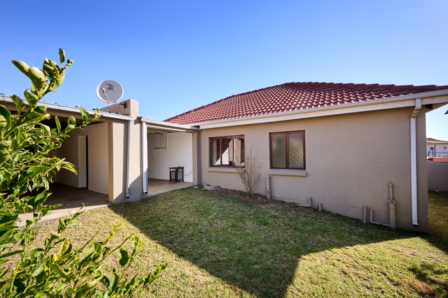 3 Bedroom Property for Sale in Noordwyk Gauteng