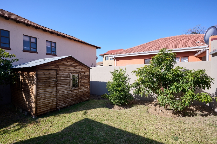 3 Bedroom Property for Sale in Noordwyk Gauteng