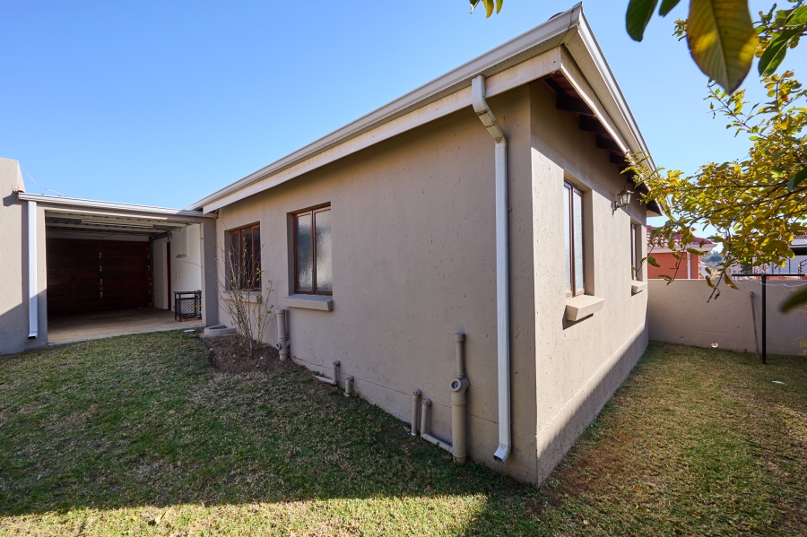 3 Bedroom Property for Sale in Noordwyk Gauteng