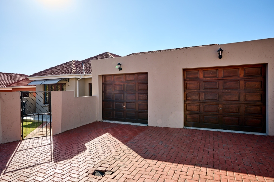 3 Bedroom Property for Sale in Noordwyk Gauteng
