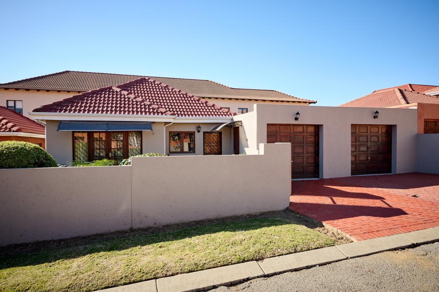 3 Bedroom Property for Sale in Noordwyk Gauteng