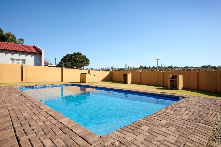 3 Bedroom Property for Sale in Noordwyk Gauteng