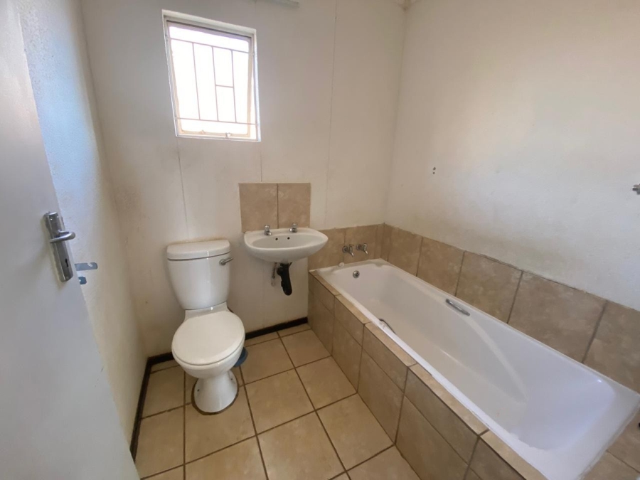 2 Bedroom Property for Sale in Savanna City Gauteng