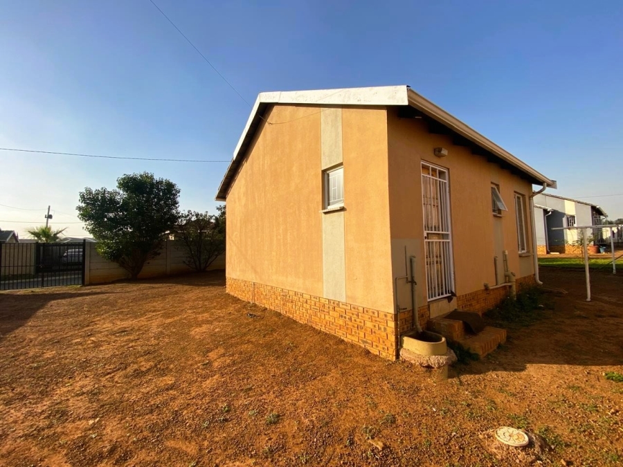 2 Bedroom Property for Sale in Savanna City Gauteng