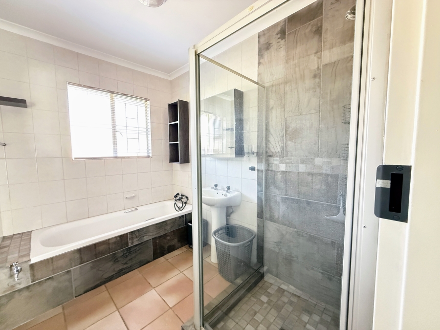 3 Bedroom Property for Sale in Ekklesia Gauteng