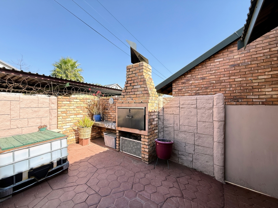 3 Bedroom Property for Sale in Ekklesia Gauteng