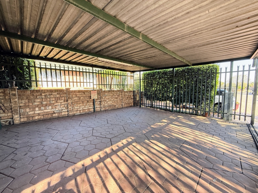 3 Bedroom Property for Sale in Ekklesia Gauteng