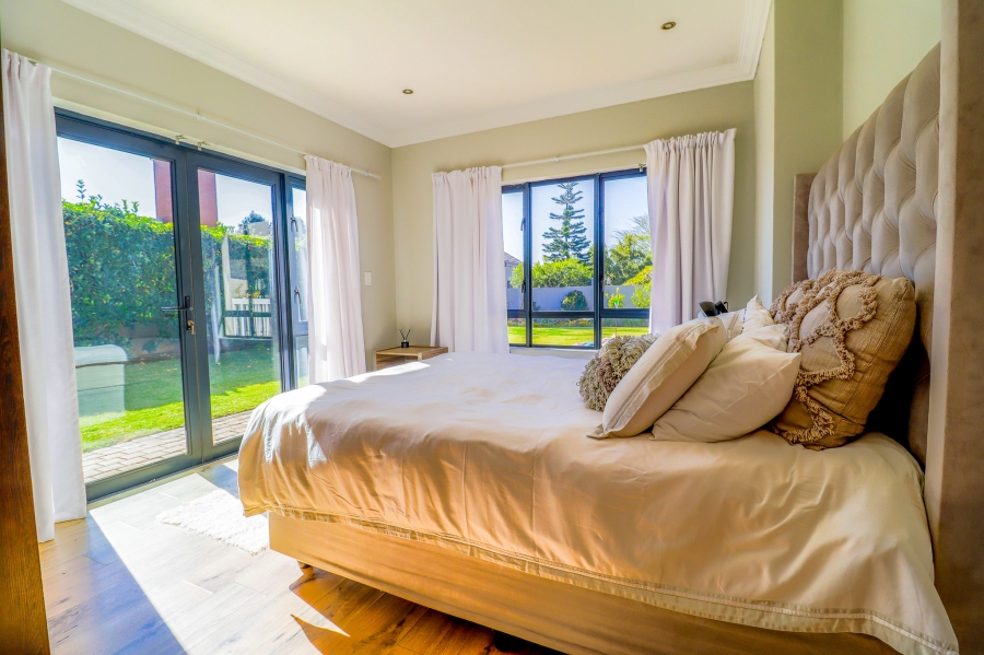 5 Bedroom Property for Sale in Midstream Hill Gauteng