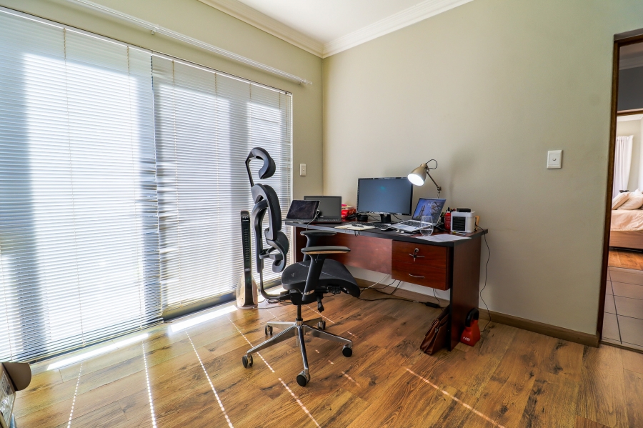 5 Bedroom Property for Sale in Midstream Hill Gauteng